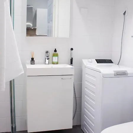 Studio 7, Air-Conditioned, 1 Free Parking, Calm Own Entrance Jyvaskyla Exterior photo