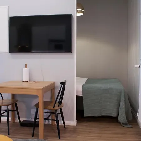 Studio 7, Air-Conditioned, 1 Free Parking, Calm Own Entrance Jyvaskyla Exterior photo